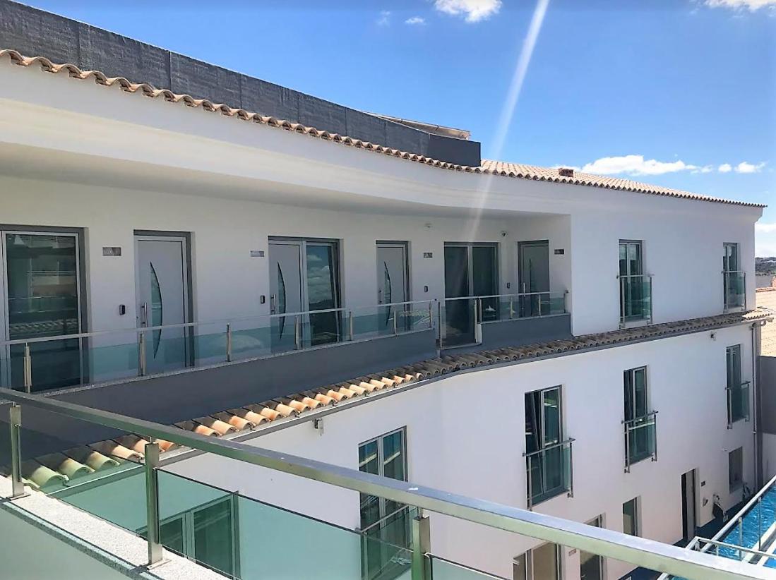 Peralux Hotell Exteriör bild